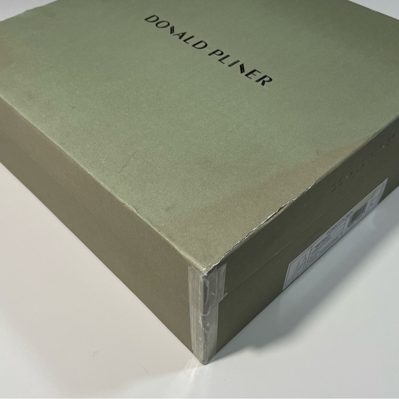 Donald Pliner Maymici Crinkle Patent Leather Black Heeled Bootie Women's 8 NIB - Picture 10 of 11